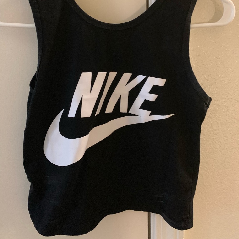 New nike crop